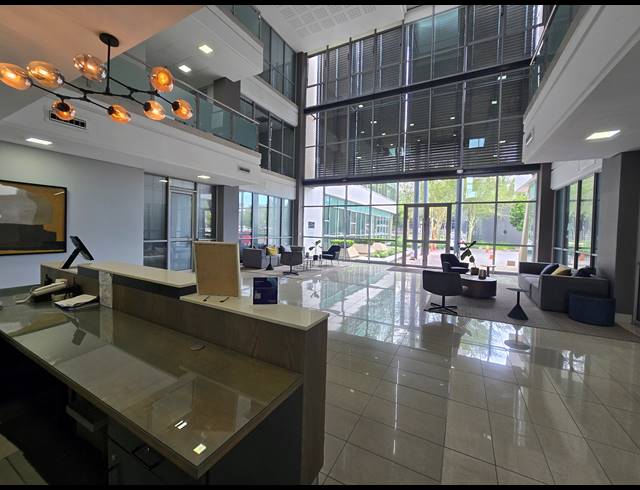 665M² OFFICE TO LET IN MAGALIESSIG